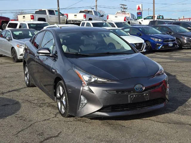 2016 Toyota Prius Three Touring FWD photo