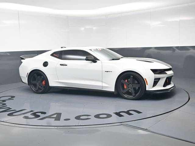 2017 Chevrolet Camaro 2SS RWD photo