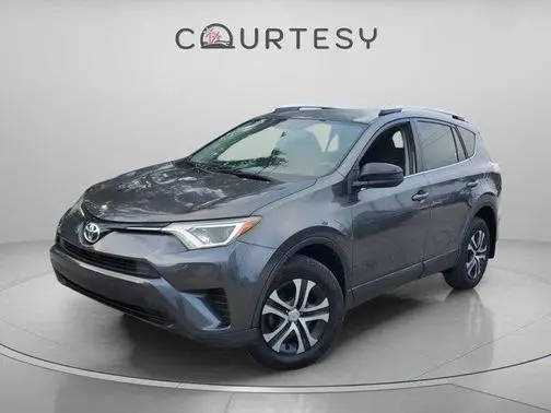 2016 Toyota RAV4 LE FWD photo
