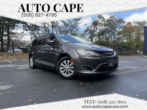 2017 Chrysler Pacifica Minivan Touring-L FWD photo