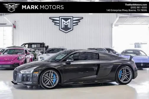 2017 Audi R8 V10 plus AWD photo