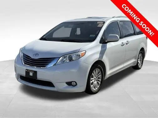 2016 Toyota Sienna XLE FWD photo