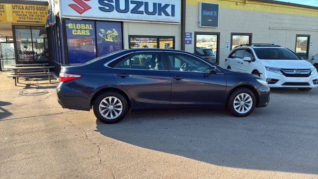 2016 Toyota Camry XLE FWD photo