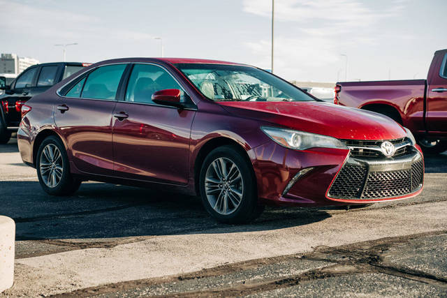 2017 Toyota Camry SE FWD photo