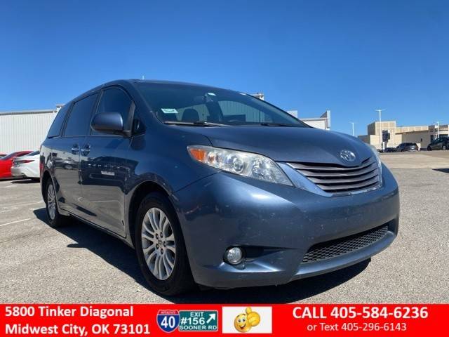 2016 Toyota Sienna XLE Premium FWD photo