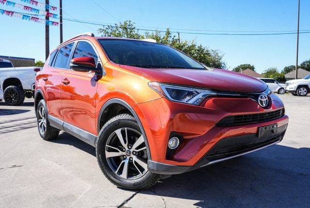 2016 Toyota RAV4 XLE AWD photo