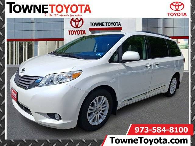 2016 Toyota Sienna XLE FWD photo