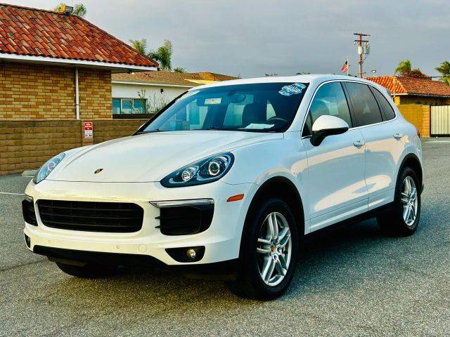 2016 Porsche Cayenne AWD photo