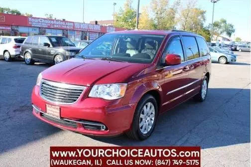 2016 Chrysler Town and Country Touring FWD photo