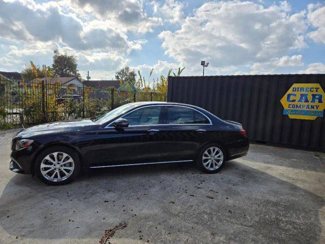 2017 Mercedes-Benz E-Class E 300 Luxury RWD photo