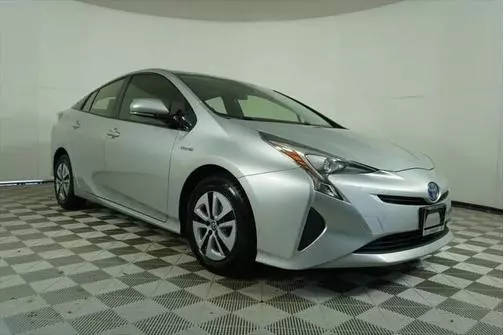 2016 Toyota Prius Three FWD photo