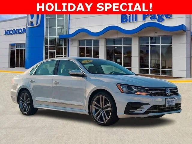 2016 Volkswagen Passat 1.8T R-Line w/Comfort Pkg FWD photo