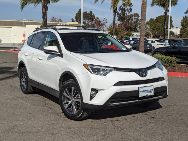 2016 Toyota RAV4 XLE FWD photo