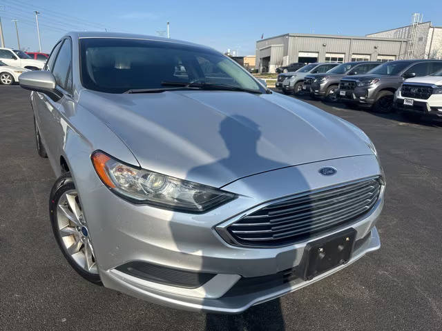 2017 Ford Fusion SE FWD photo