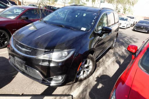 2017 Chrysler Pacifica Minivan Touring-L FWD photo