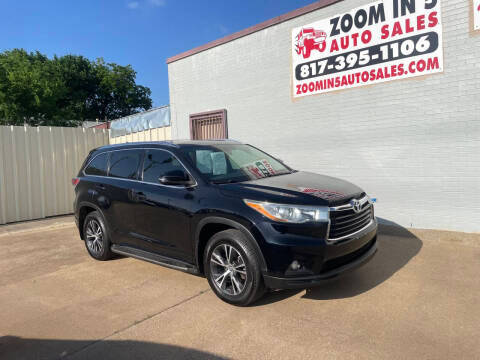 2016 Toyota Highlander XLE FWD photo