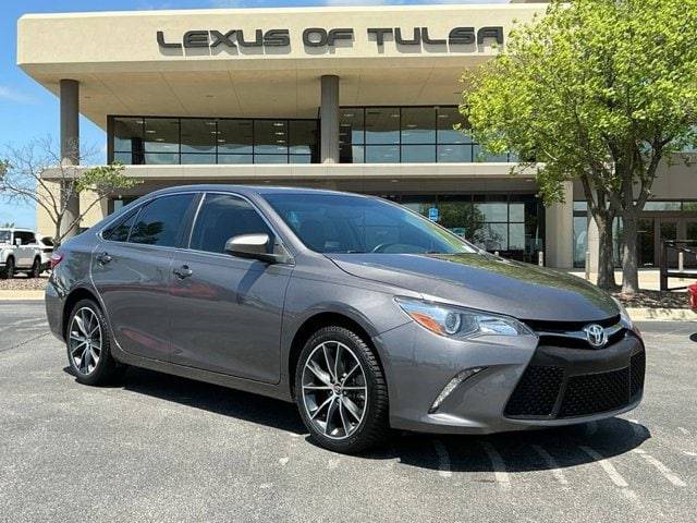 2017 Toyota Camry XSE FWD photo