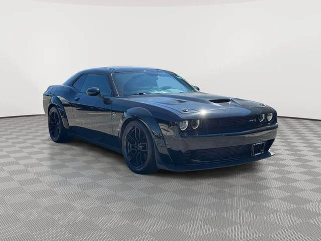 2016 Dodge Challenger SRT Hellcat RWD photo