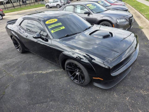 2016 Dodge Challenger 392 Hemi Scat Pack Shaker RWD photo