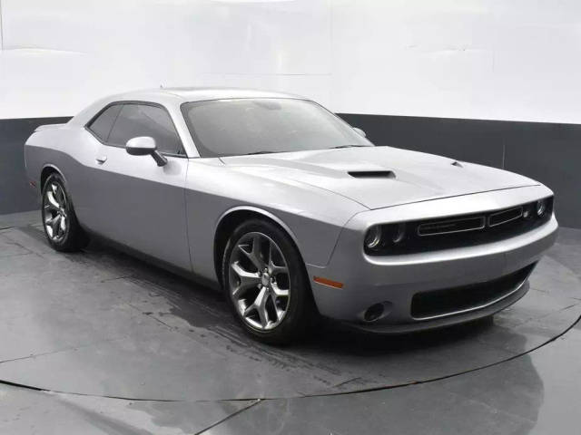 2016 Dodge Challenger SXT RWD photo