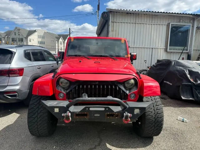 2016 Jeep Wrangler Unlimited Sahara 4WD photo