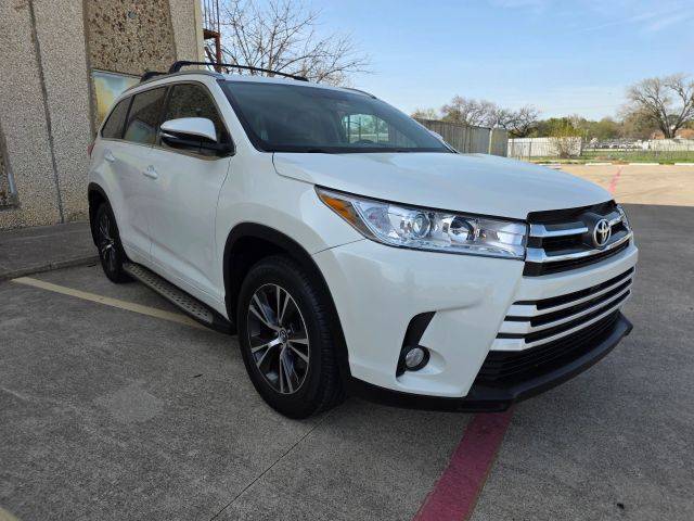 2016 Toyota Highlander XLE FWD photo