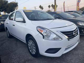 2016 Nissan Versa S FWD photo