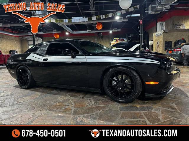 2016 Dodge Challenger R/T RWD photo