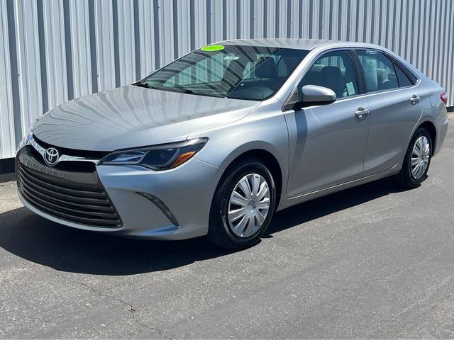 2017 Toyota Camry LE FWD photo