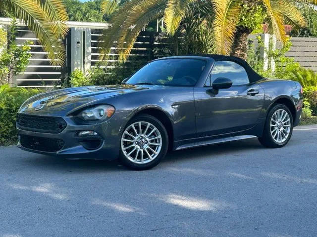 2017 FIAT 124 Spider Classica RWD photo