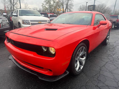 2016 Dodge Challenger SXT Plus RWD photo