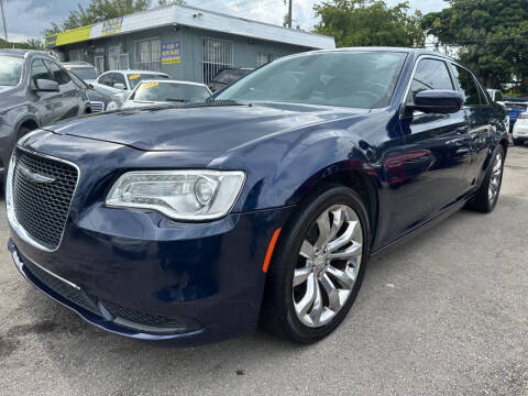 2016 Chrysler 300 Limited RWD photo