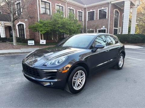 2017 Porsche Macan AWD photo