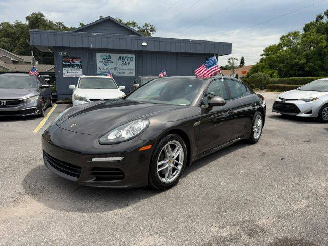 2016 Porsche Panamera  RWD photo