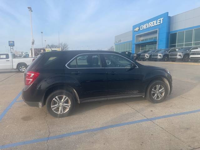 2017 Chevrolet Equinox LS FWD photo