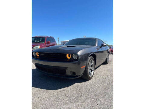 2016 Dodge Challenger SXT RWD photo