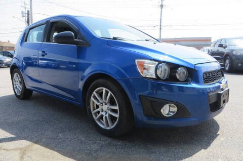 2016 Chevrolet Sonic LT FWD photo