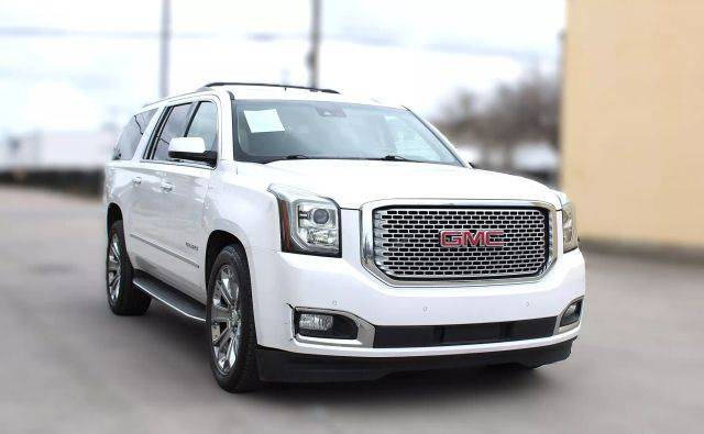 2016 GMC Yukon XL Denali RWD photo