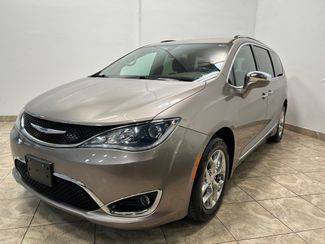 2017 Chrysler Pacifica Minivan Limited FWD photo
