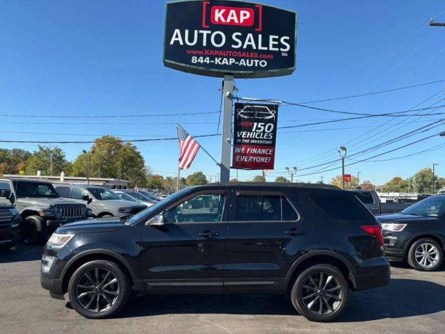 2017 Ford Explorer XLT 4WD photo