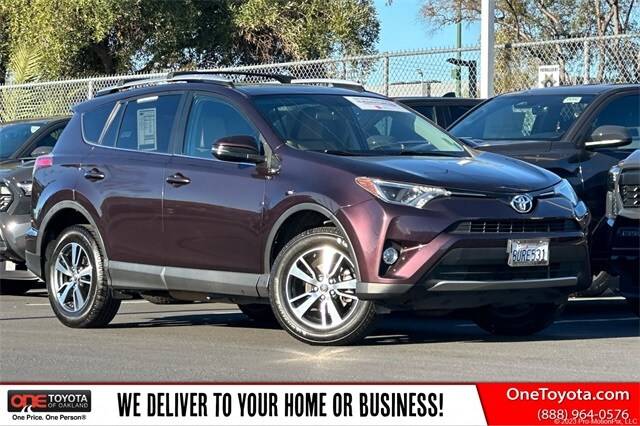 2016 Toyota RAV4 XLE FWD photo