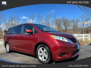 2016 Toyota Sienna LE FWD photo