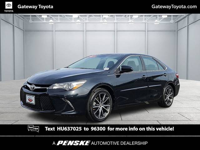 2017 Toyota Camry XSE FWD photo