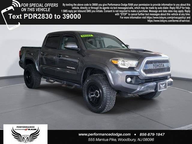 2016 Toyota Tacoma TRD Sport 4WD photo