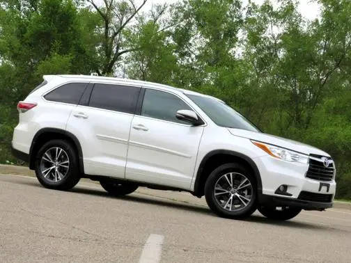 2016 Toyota Highlander XLE AWD photo