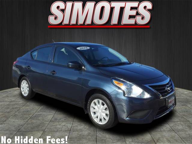 2016 Nissan Versa S FWD photo