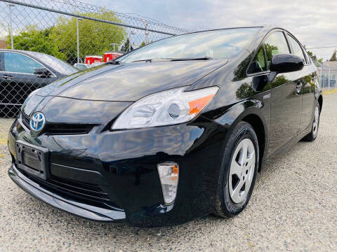 2015 Toyota Prius Two FWD photo