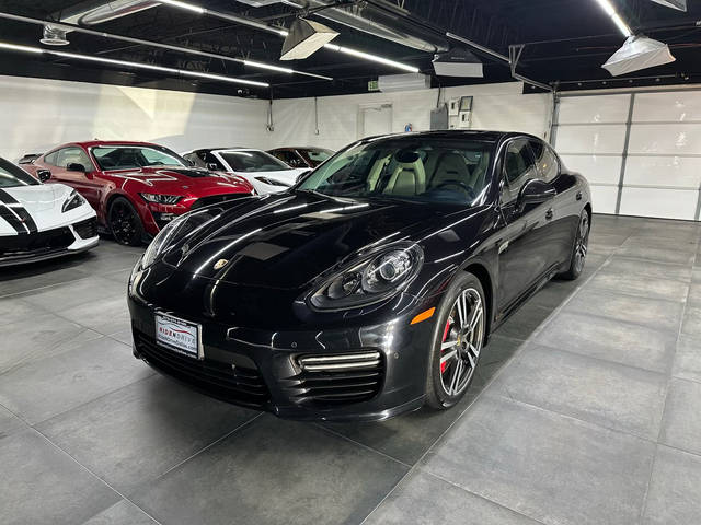 2016 Porsche Panamera GTS AWD photo