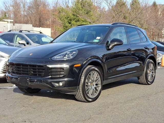 2017 Porsche Cayenne  AWD photo