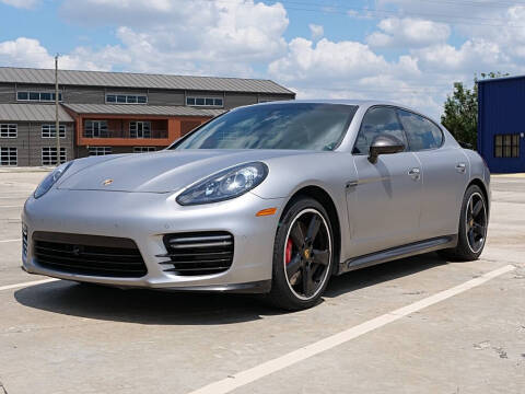 2016 Porsche Panamera GTS AWD photo